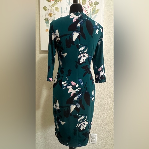 Eliza J Women’s Teal Floral Round Neck Dress, Size 6 - Picture 2 of 6